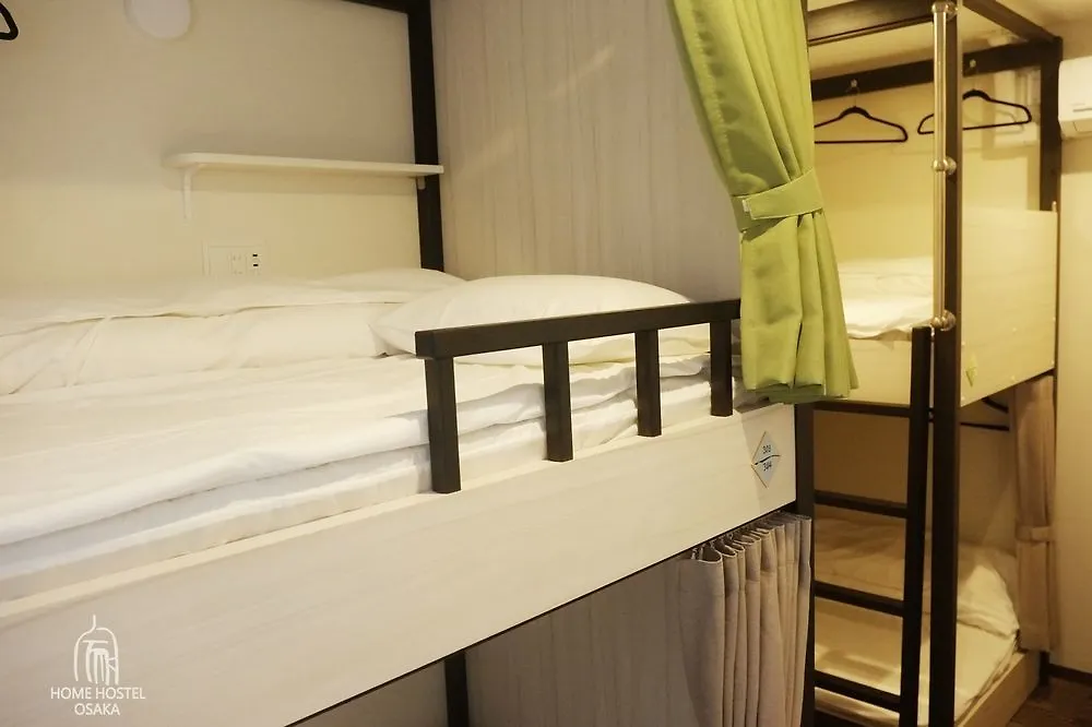 Home Hostel Ósaka